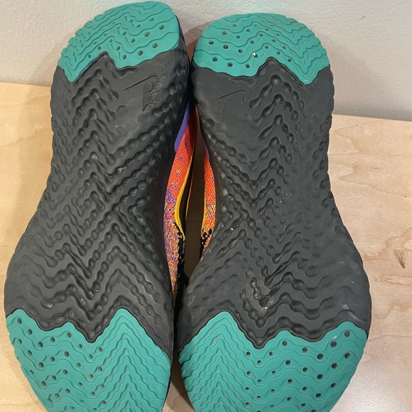 Womens Nike Epic React Flyknit 2 Running Shoes, Size 7 - Picture 8 of 10